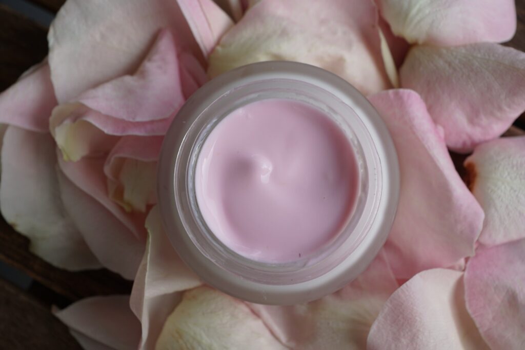 cosmetics-cream-roses-4365152 cosmetics, cream, roses-4365152.jpg